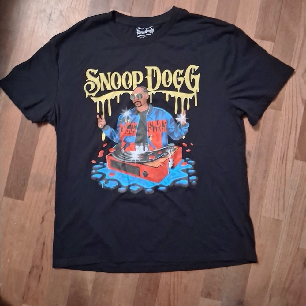 Dogg Supply by Snoop Dogg Logo Drip Graphic T-Shirt - Black